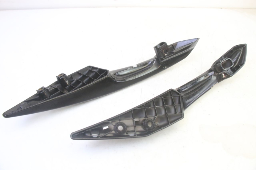 photo de MANIGLIONE PEUGEOT SATELIS 125 (2013 - 2018)