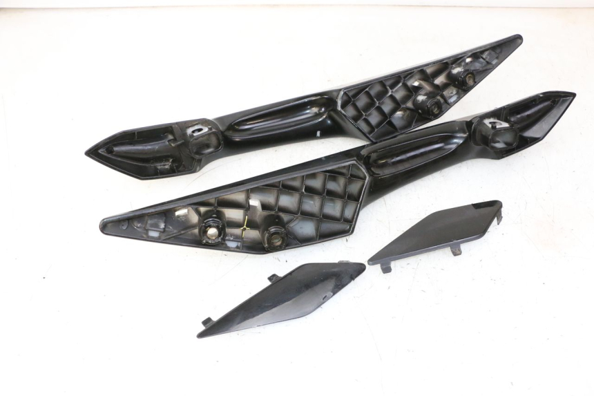 photo de MANIGLIA POSTERIORE PEUGEOT SATELIS 125 (2010 - 2012)