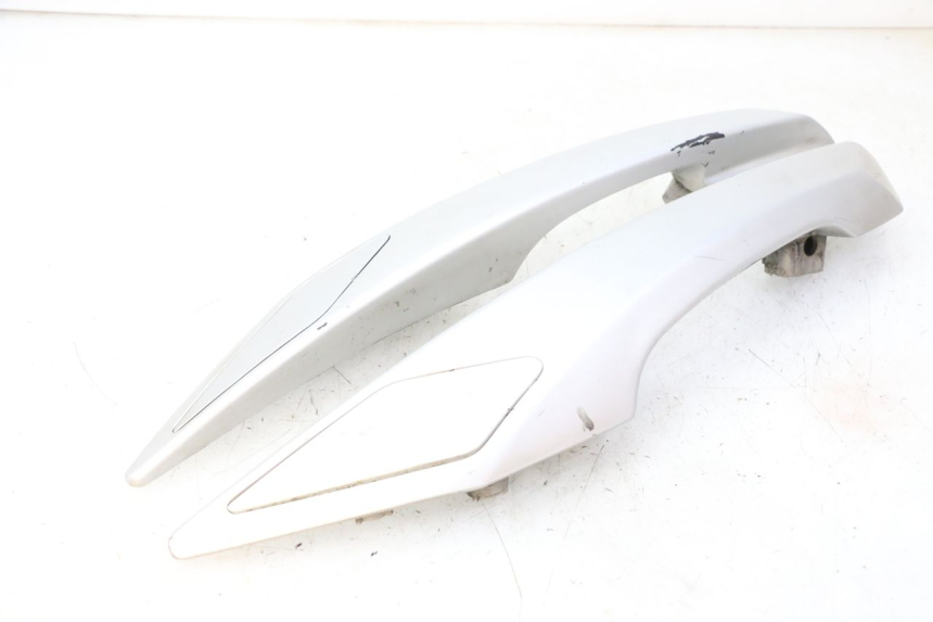 photo de MANIGLIA POSTERIORE PEUGEOT SATELIS 125 (2006 - 2009)