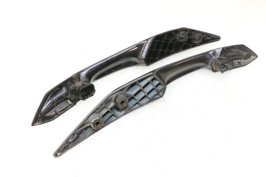 photo de MANIGLIONE PEUGEOT SATELIS 125 (2013 - 2018)