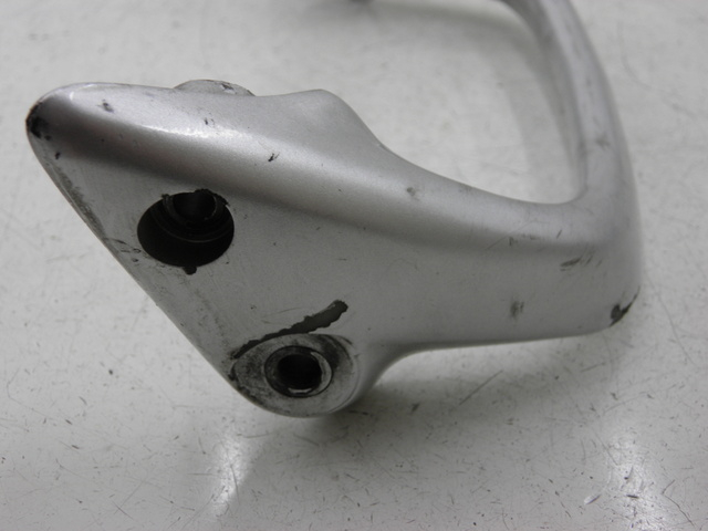 photo de MANOPOLE POSTERIORE SUZUKI GSF S BANDIT 600 (2000 - 2004)