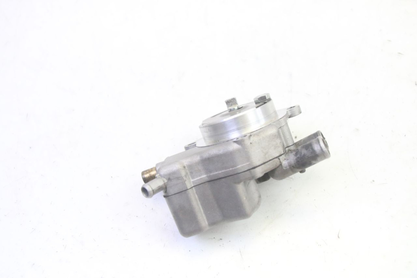 photo de POMPA ACQUA YAMAHA NEOS NEO'S 4T 50 (2008 - 2016) - Stato della superficie e materiale