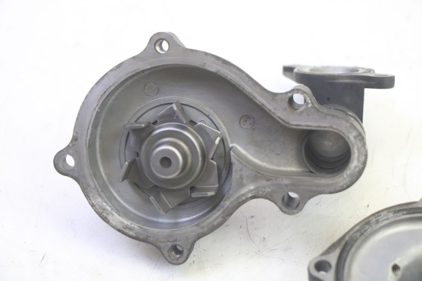 photo de POMPA ACQUA YAMAHA TDM ABS 900 (2002 - 2014) - Dettaglio del componente