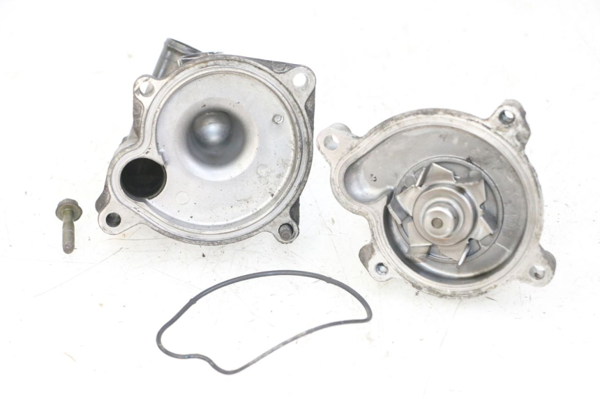 photo de POMPA ACQUA YAMAHA FZS FAZER 600 (2001 - 2003)