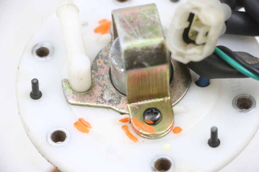 photo de POMPA DEL CARBURANTE KYMCO AGILITY 16+ 4T 50 (2018 - 2023) - Altra angolazione