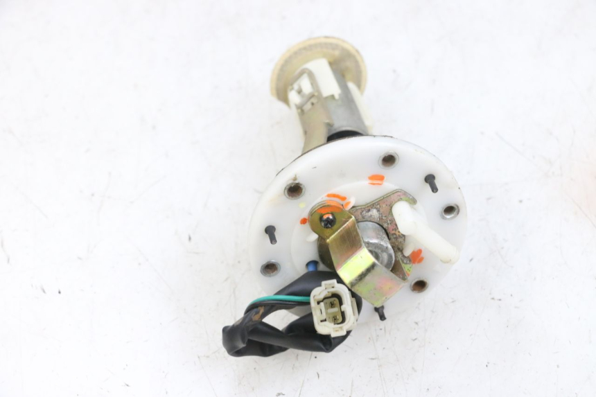 photo de POMPA DEL CARBURANTE KYMCO AGILITY 16+ 4T 50 (2018 - 2023) - Primo piano tecnico