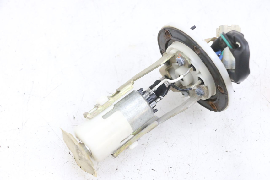 photo de POMPA DEL CARBURANTE KYMCO AGILITY 16+ 4T 50 (2018 - 2023) - Ricambio usato controllato