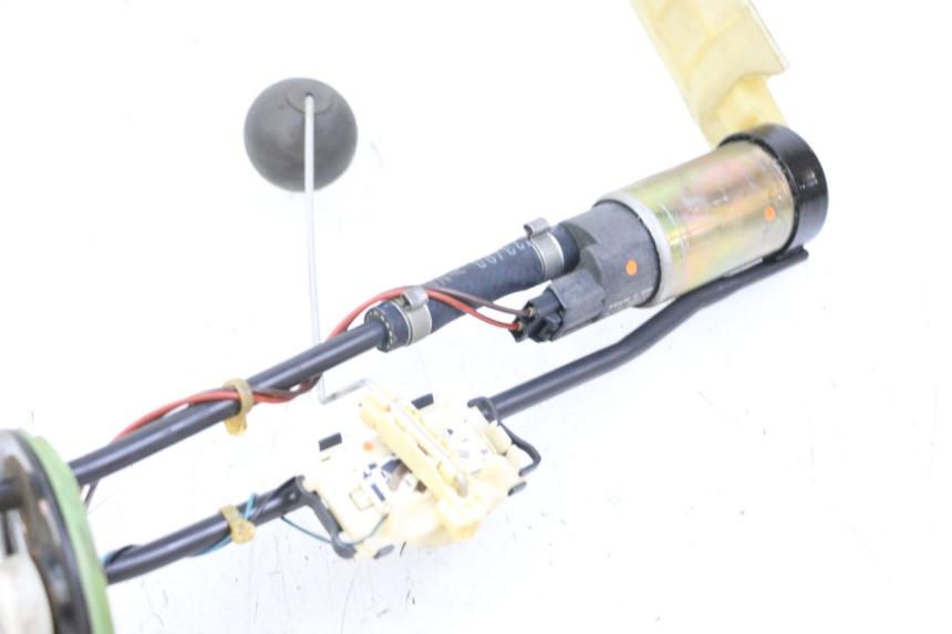 photo de POMPA CARBURANTE BMW C1 125 (2000 - 2003)
