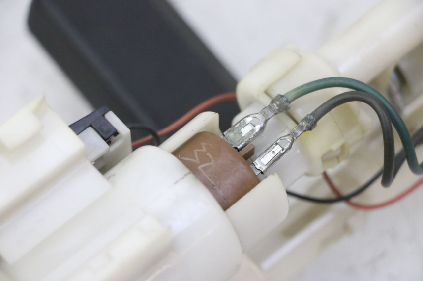 photo de POMPA CARBURANTE SUZUKI BURGMAN 125 (2007 - 2014)