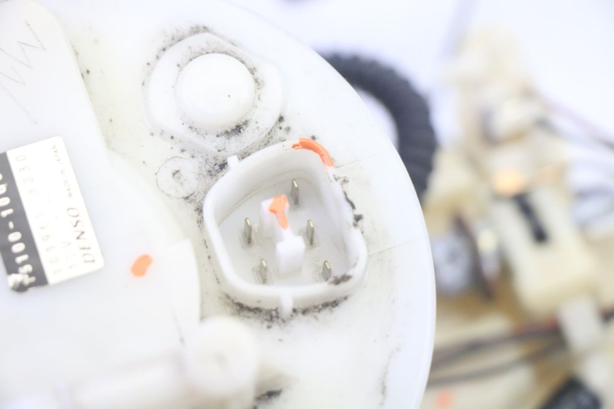 photo de POMPA CARBURANTE SUZUKI BURGMAN EXECUTIVE ABS 650 (2006 - 2012) - Altra angolazione