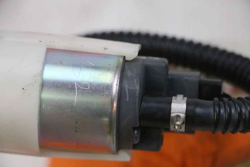 photo de POMPA DEL CARBURANTE PIAGGIO MP3 LT 400 (2007 - 2012)