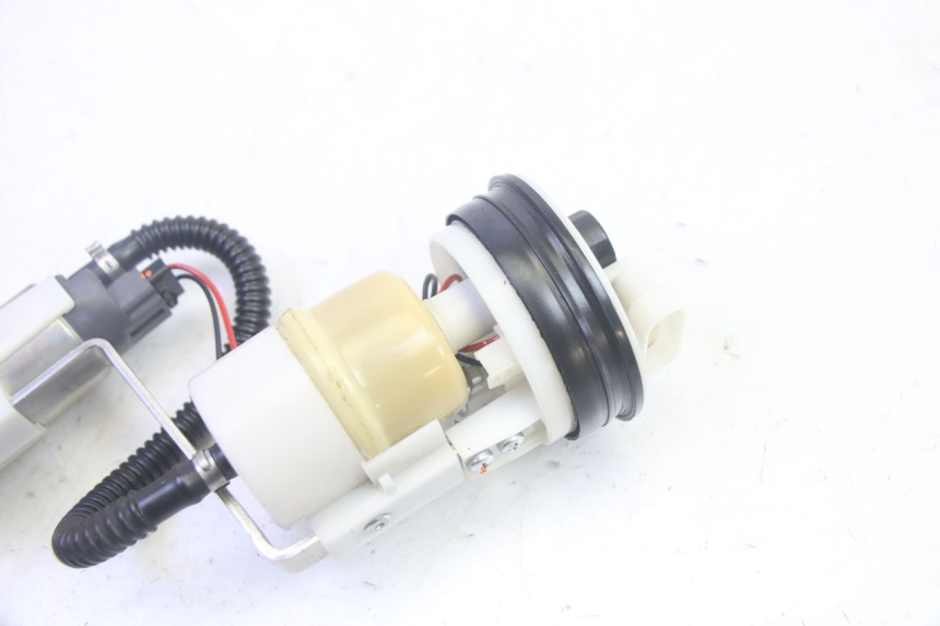 photo de POMPA DEL CARBURANTE PIAGGIO MP3 LT 400 (2007 - 2012) - Altra angolazione