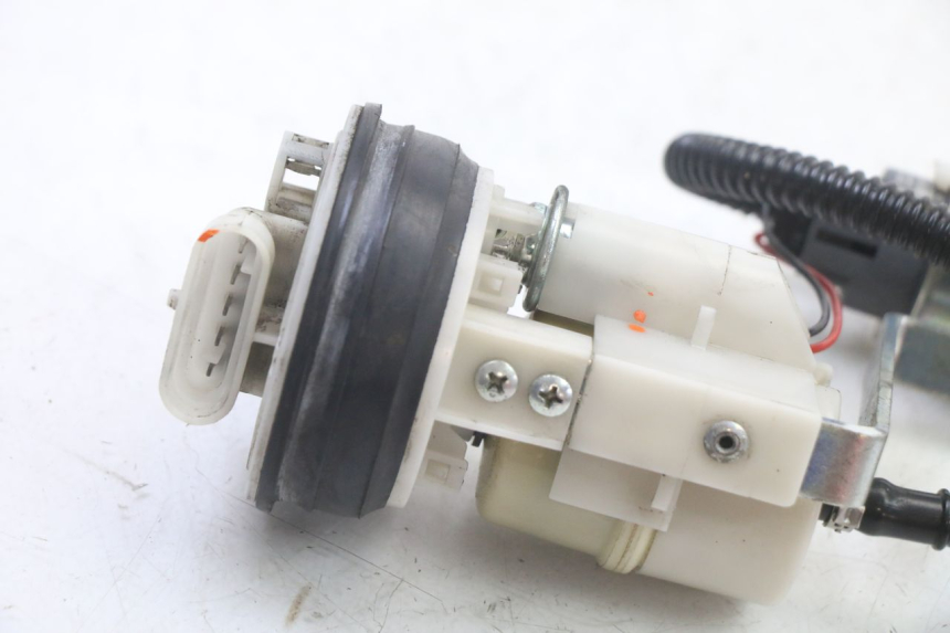 photo de POMPA DEL CARBURANTE PIAGGIO MP3 500 (2011 - 2015)
