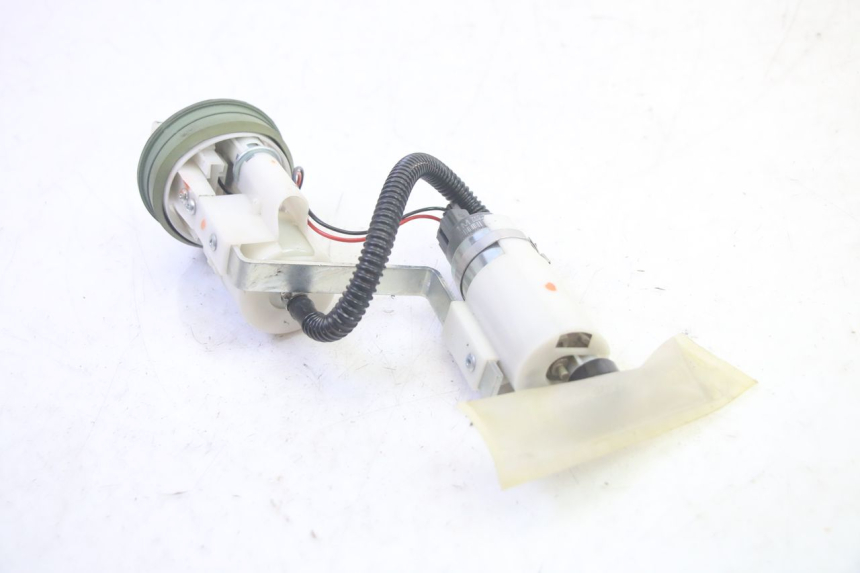 photo de POMPA CARBURANTE PIAGGIO MP3 500 (2016 - 2018) - Primo piano tecnico