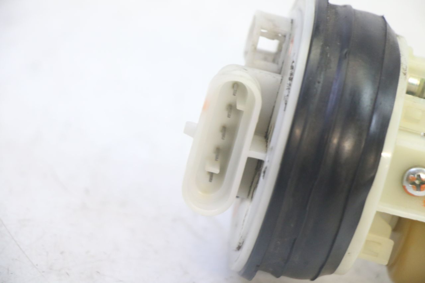 photo de POMPA DEL CARBURANTE PIAGGIO MP3 RL 250 (2007 - 2010) - Dettagli dei punti di fissaggio