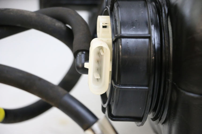 photo de POMPA DEL CARBURANTE PIAGGIO MP3 500 (2011 - 2015)