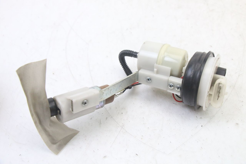 photo de POMPA CARBURANTE PIAGGIO VESPA LX IE 125 (2010 - 2012)