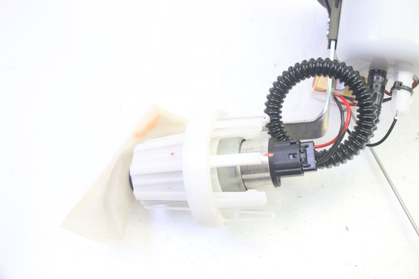 photo de POMPA CARBURANTE BMW R GS 1250 (2021 - 2024) - Zoom sullo stato d'uso