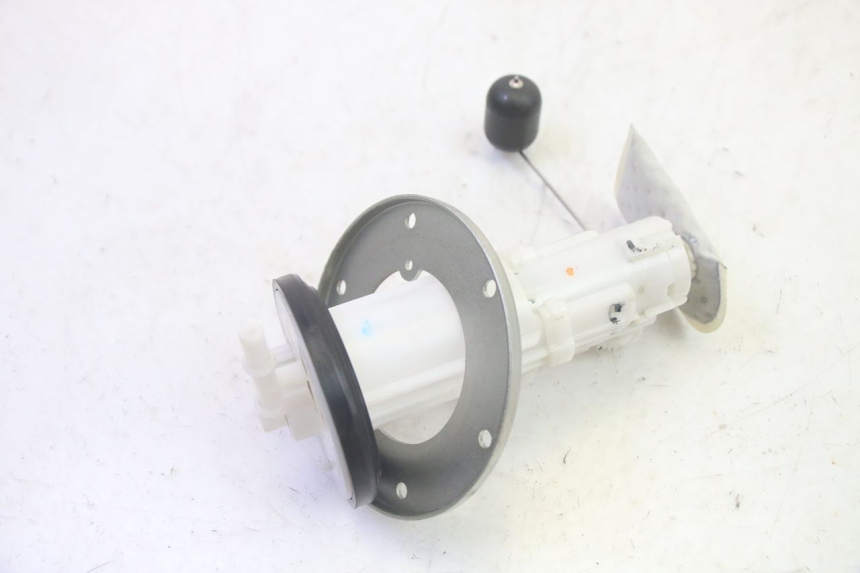 photo de POMPA CARBURANTE JM MOTORS SANTANA EVO 50 (2024 - 2026) - Primo piano tecnico