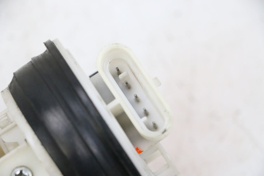 photo de POMPA DEL CARBURANTE PIAGGIO VESPA GTS SUPER IE 125 (2009 - 2016) - Marcature e riferimenti originali