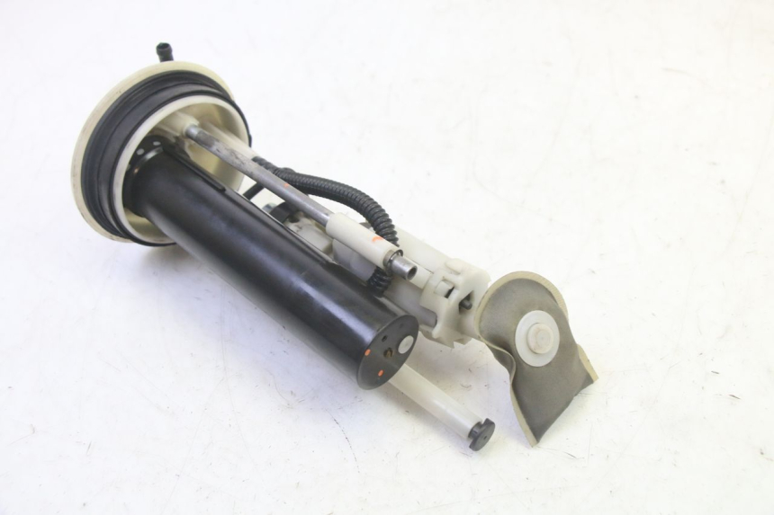 photo de POMPA CARBURANTE YAMAHA X-MAX XMAX 250 (2006 - 2009)