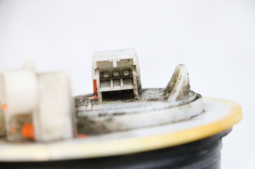 photo de POMPA CARBURANTE YAMAHA X-MAX XMAX 125 (2010 - 2013) - Zoom sullo stato d'uso