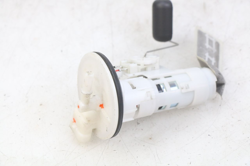 photo de POMPA DEL CARBURANTE UNIVERSAL BIKE ZN50QT-11B 50 (2018 - 2021)