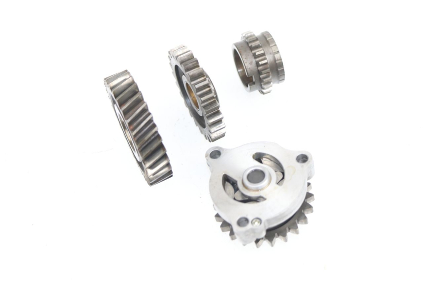 photo de POMPA OLIO SUZUKI DR DJEBEL 600 (1985 - 1990)