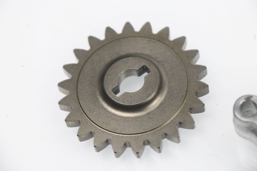 photo de POMPA OLIO SUZUKI DR DJEBEL 600 (1985 - 1990)