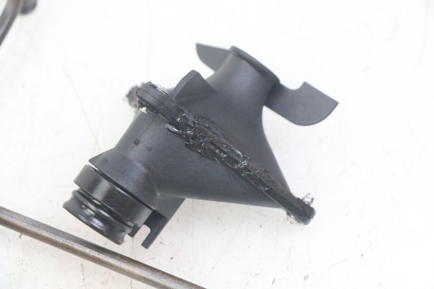 photo de POMPA OLIO TRIUMPH SPRINT ST 955 (1999 - 2001)