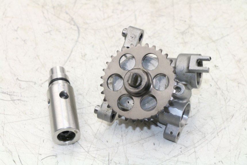 photo de POMPA OLIO YAMAHA FZ6 FAZER 600 (2004 - 2006)