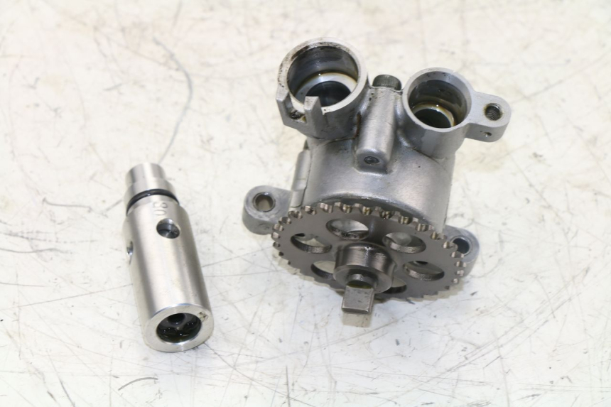 photo de POMPA OLIO YAMAHA FZ6 FAZER 600 (2004 - 2006)