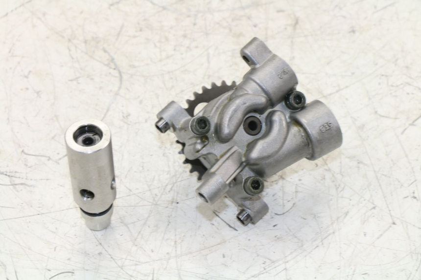 photo de POMPA OLIO YAMAHA FZ6 FAZER 600 (2004 - 2006)
