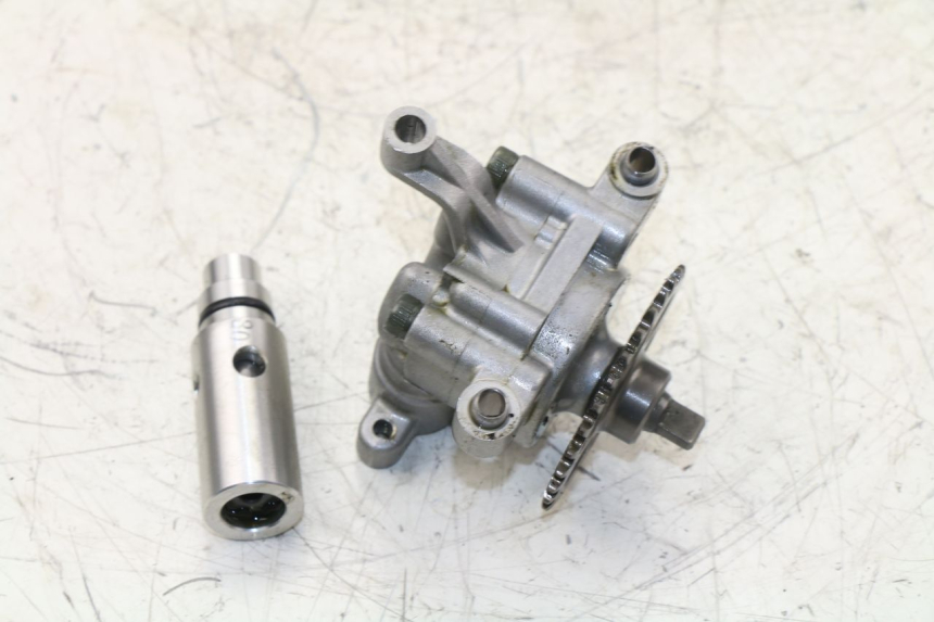 photo de POMPA OLIO YAMAHA FZ6 FAZER 600 (2004 - 2006)