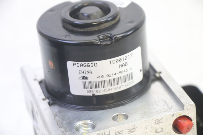 photo de POMPA ABS PIAGGIO MP3 500 (2016 - 2018) - Altra angolazione