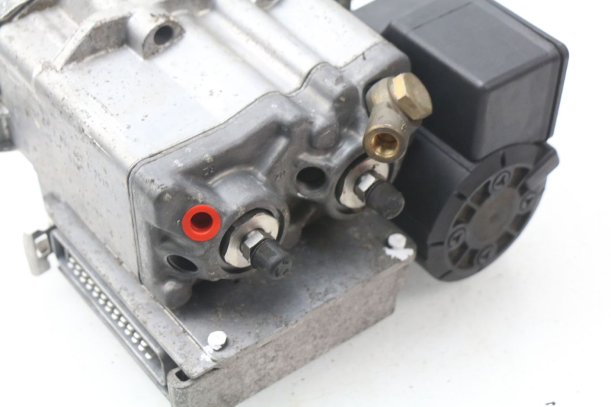 photo de POMPA ABS BMW R GS 1150 (1999 - 2004) - Zoom sullo stato d'uso