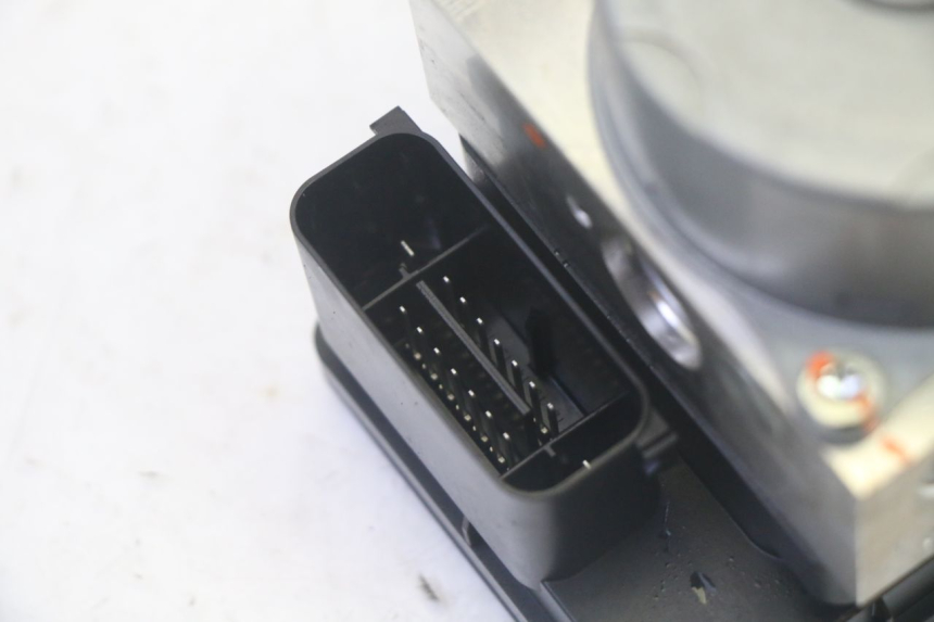 photo de POMPA ABS BMW R GS 1250 (2021 - 2024) - Dettagli dei punti di fissaggio