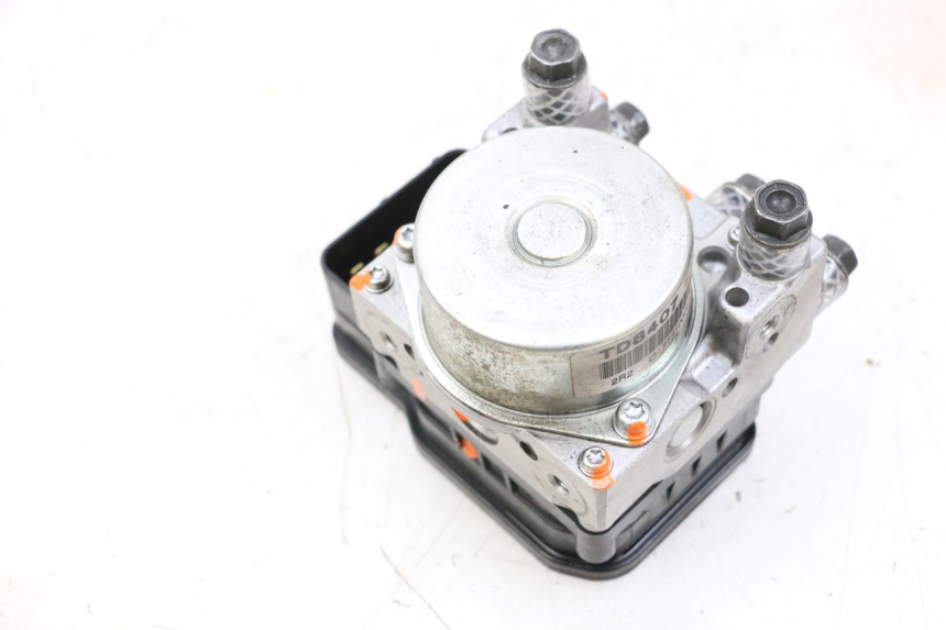 photo de POMPA ABS PEUGEOT SATELIS 125 (2013 - 2018) - Primo piano tecnico