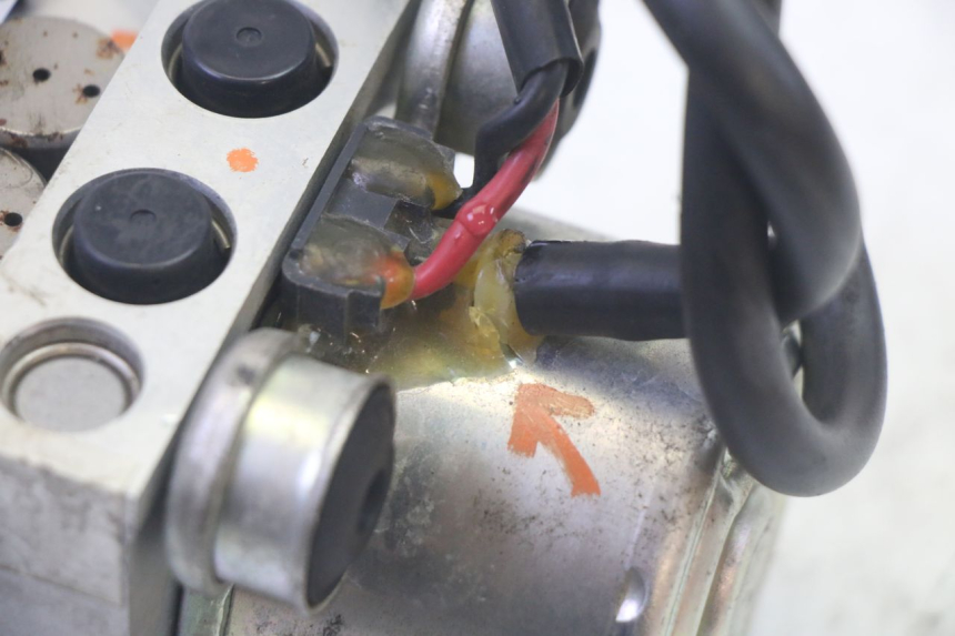 photo de POMPA ABS YAMAHA TDM ABS 900 (2002 - 2014) - Ricambio usato controllato