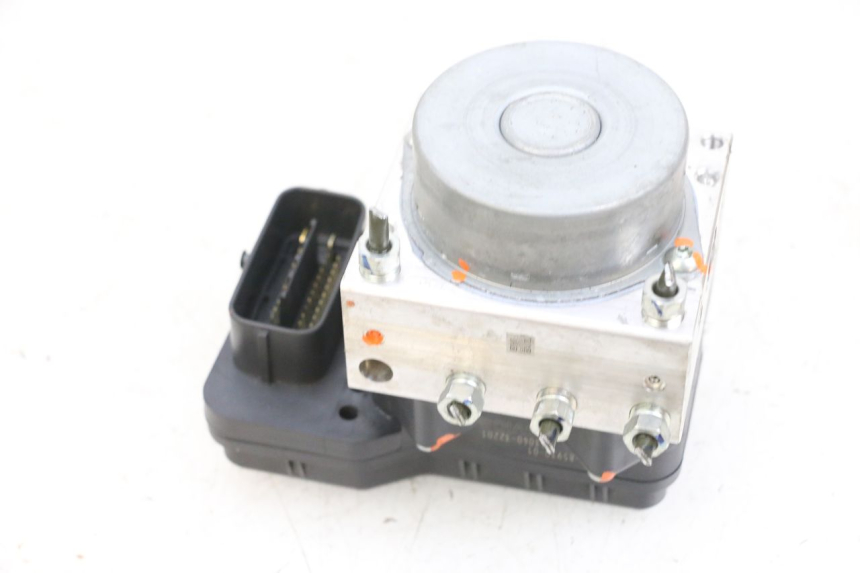 photo de POMPA ABS YAMAHA TRICITY 300 (2020 - 2024) - Primo piano tecnico