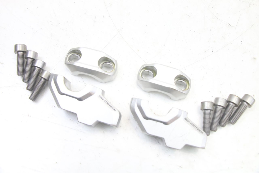 photo de PONTE MANUBRIO SUZUKI GSF S BANDIT 600 (2000 - 2004)