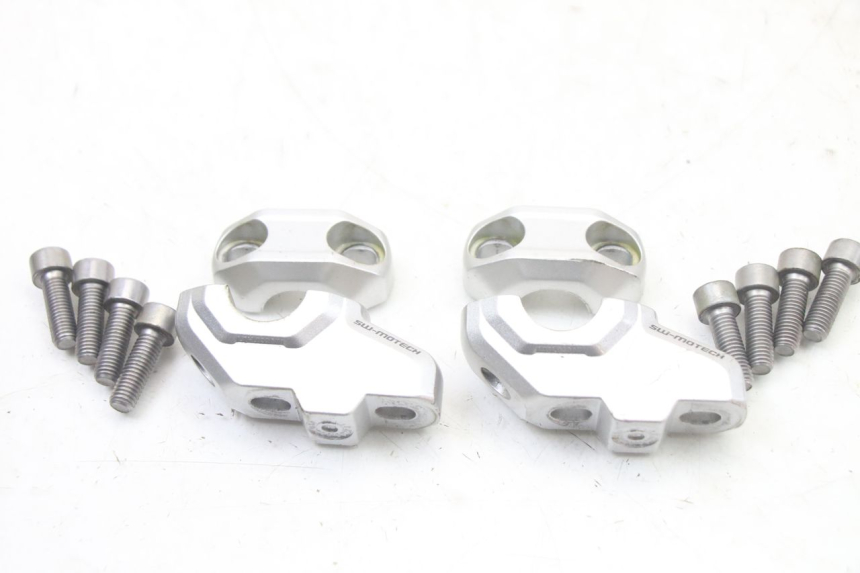 photo de PONTE MANUBRIO SUZUKI GSF S BANDIT 600 (2000 - 2004)