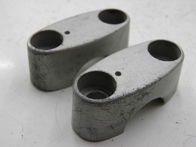 photo de PONTE MANUBRIO SUZUKI GSF S BANDIT 600 (2000 - 2004)