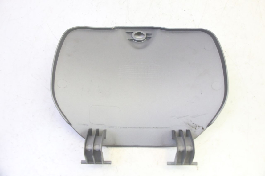 photo de PORTAOGGETTI GUANTIERA SYM FIDDLE 3 III 125 (2014 - 2020) - Primo piano tecnico