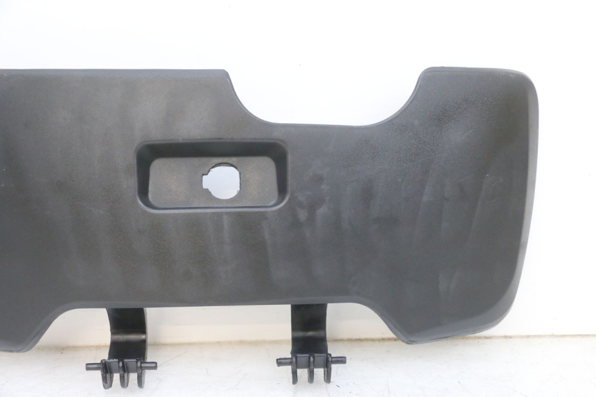 photo de Porta guanti box SYM GTS EVO 125 (2009 - 2013) - Dettagli dei punti di fissaggio