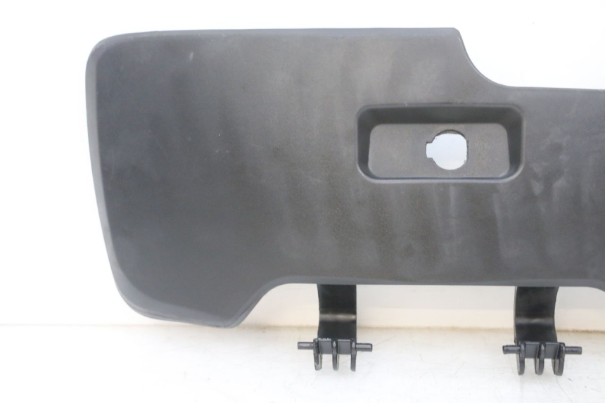 photo de Porta guanti box SYM GTS EVO 125 (2009 - 2013) - Stato della superficie e materiale