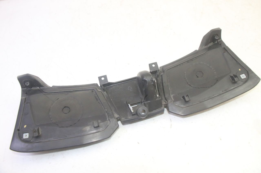 photo de PORTA OGGETTI PIAGGIO MP3 HPE 350 (2018 - 2020) - Dettagli dei punti di fissaggio