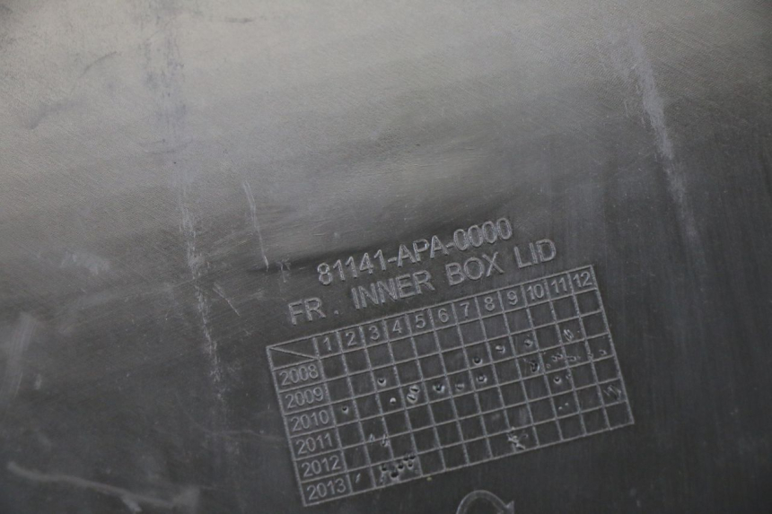 photo de PORTAOGGETTI GUANTIERA PEUGEOT TWEET 4T 50 (2014 - 2019)