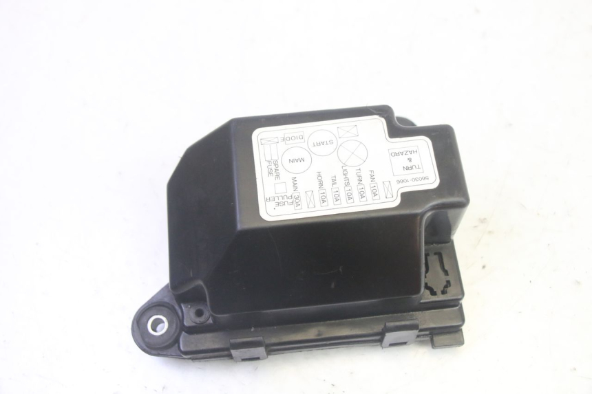 photo de PORTA FUSIBILI KAWASAKI GPZ RX 1000 (1986 - 1988) - Dettagli dei punti di fissaggio