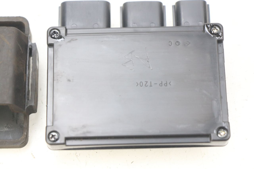 photo de PORTAFUSIBILE KAWASAKI Z 650 (2016 - 2019)